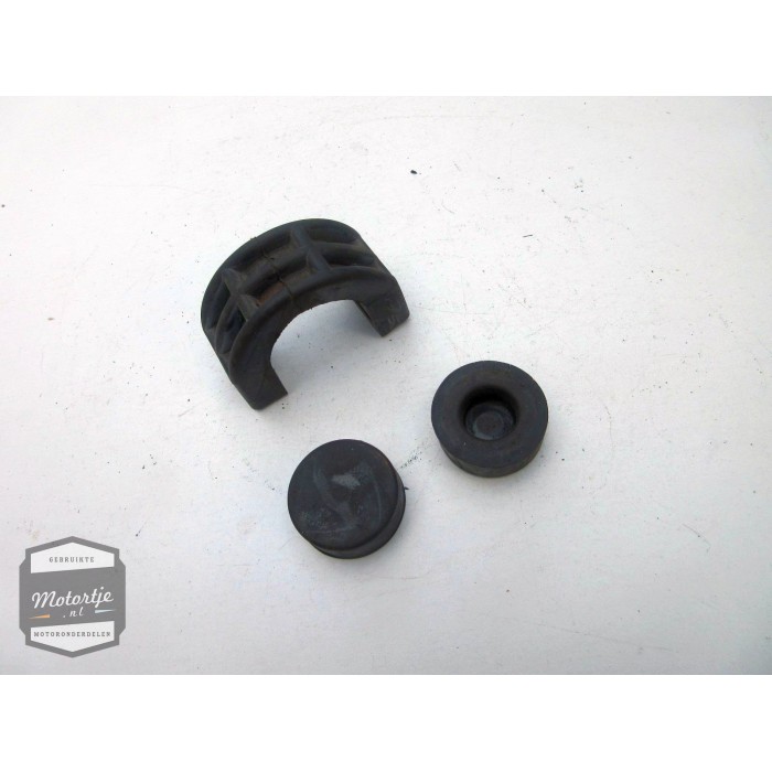 Kawasaki GT550 benzinetank rubbers / benzine tank frame rubbers / framerubbers / tankrubbers Kawasaki GT550 benzinetank rubbers / benzine tank frame rubbers / framerubbers / tankrubbers